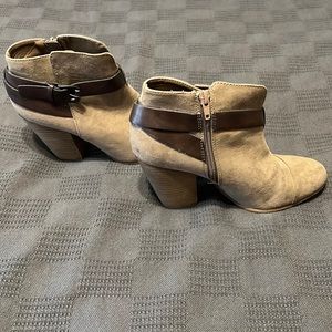 Carlos by Carlos Santana booties size 7.5